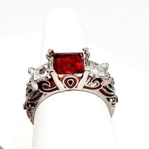 Vintage Sz 8 Women's Ring Red & Clear Square Cut Rhinestones Red Enameled Heart